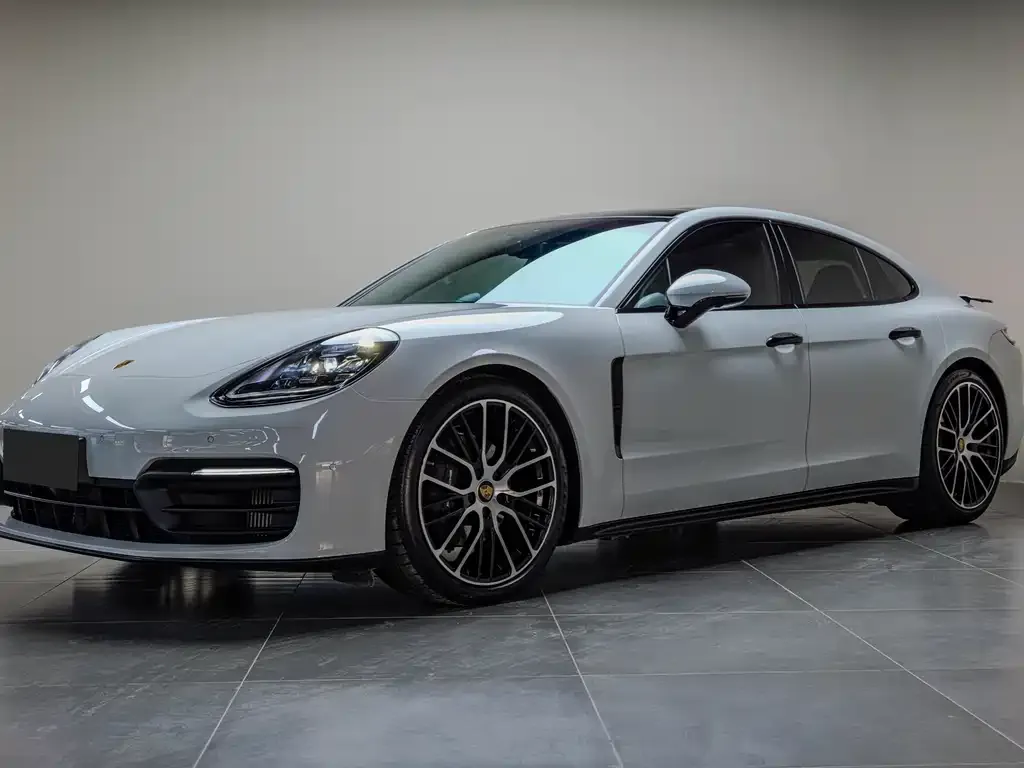 Porsche Panamera — фото 1