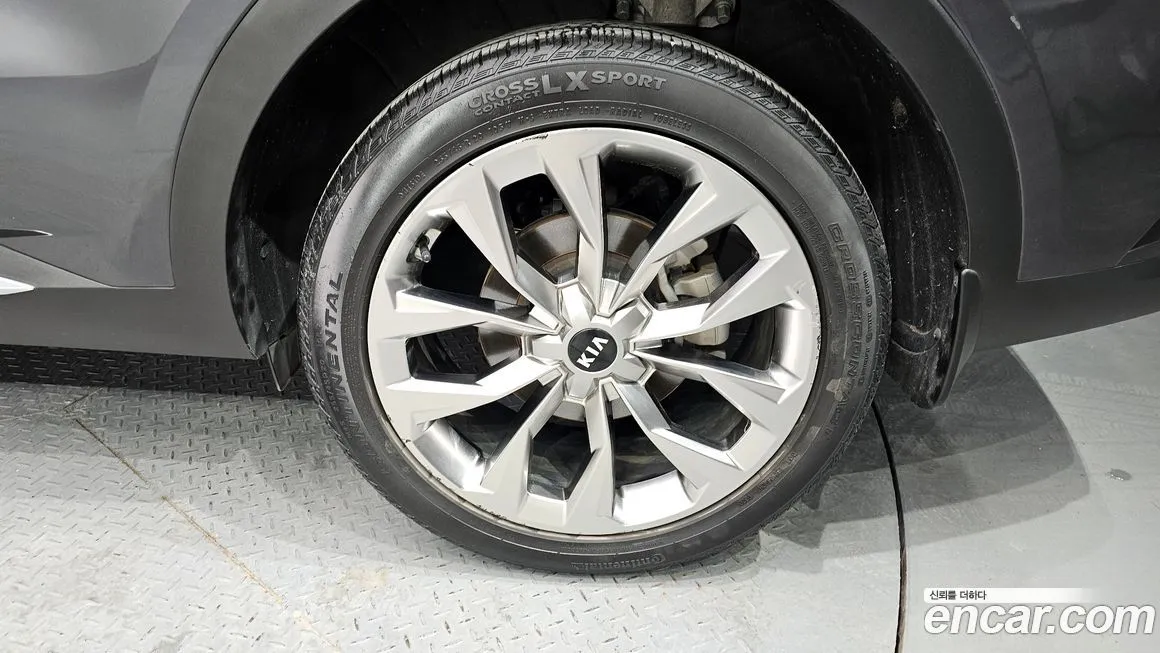 Kia Sorento — фото 5