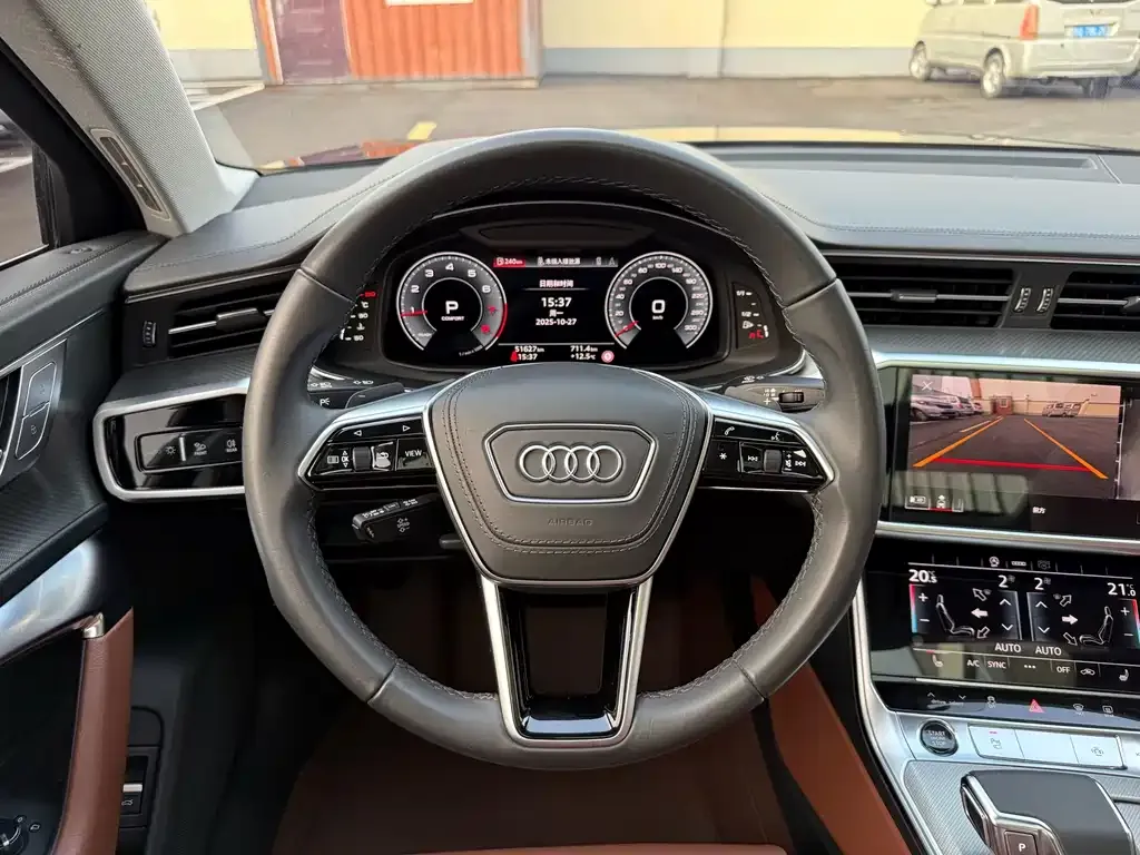 Audi A6L — фото 8