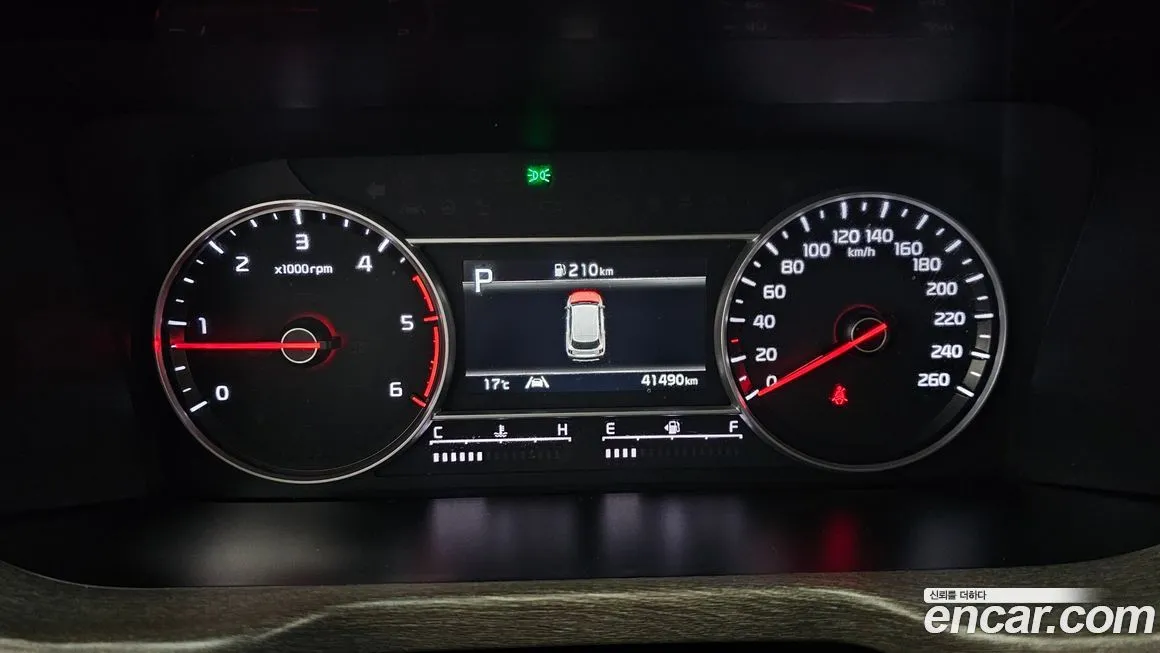 Kia Sorento — фото 8