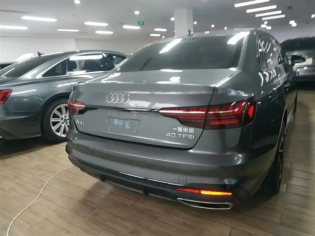 Audi A4L 2023 из CN, фото 6