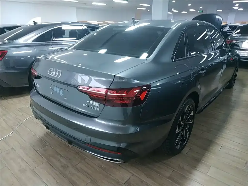 Audi A4L 2023 из CN, фото 7