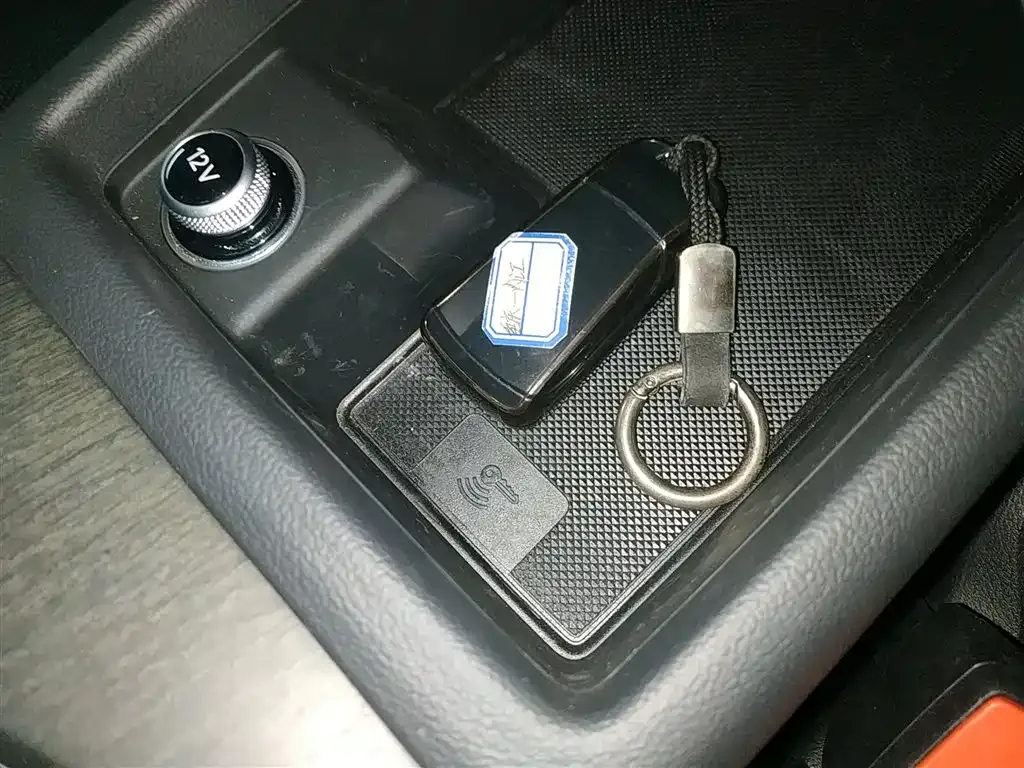 Audi A4L 2023 из CN, фото 9