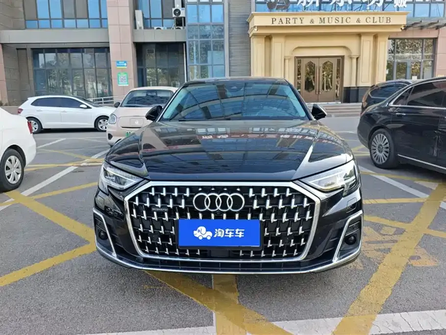 Audi A8 2023 из CN, фото 2