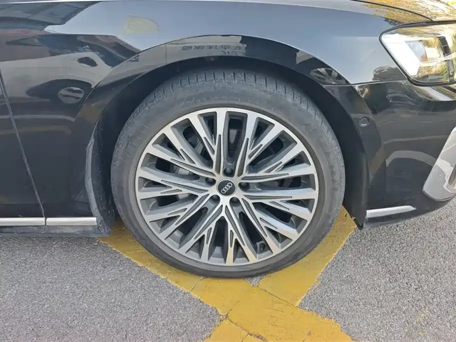 Audi A8 2023 из CN, фото 6