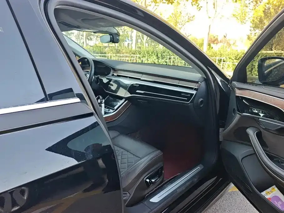 Audi A8 2023 из CN, фото 8