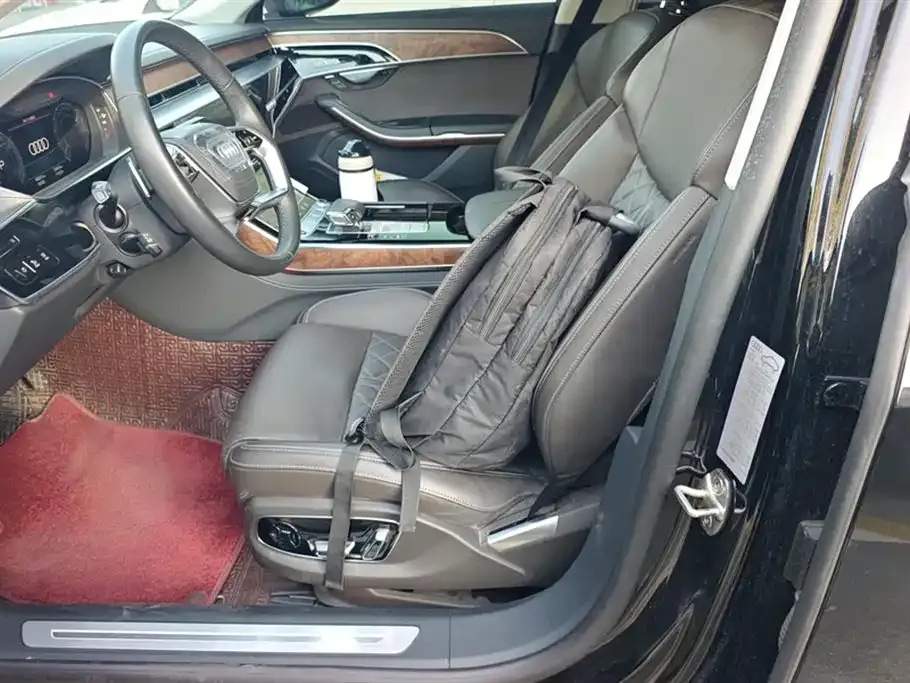 Audi A8 2023 из CN, фото 9