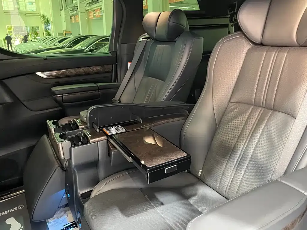 Toyota Vellfire 2021 из CN, фото 10
