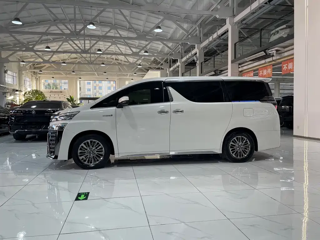 Toyota Vellfire 2021 из CN, фото 3
