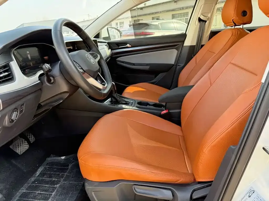 Volkswagen Bora 2023 из CN, фото 8