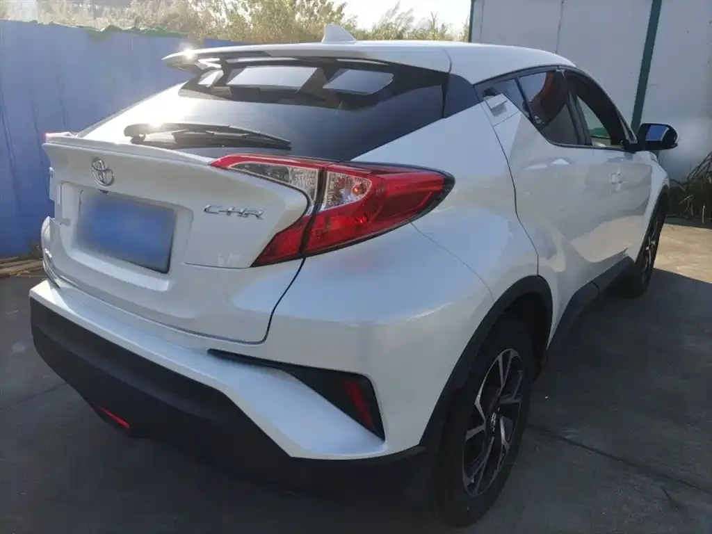 Toyota C-HR — фото 7