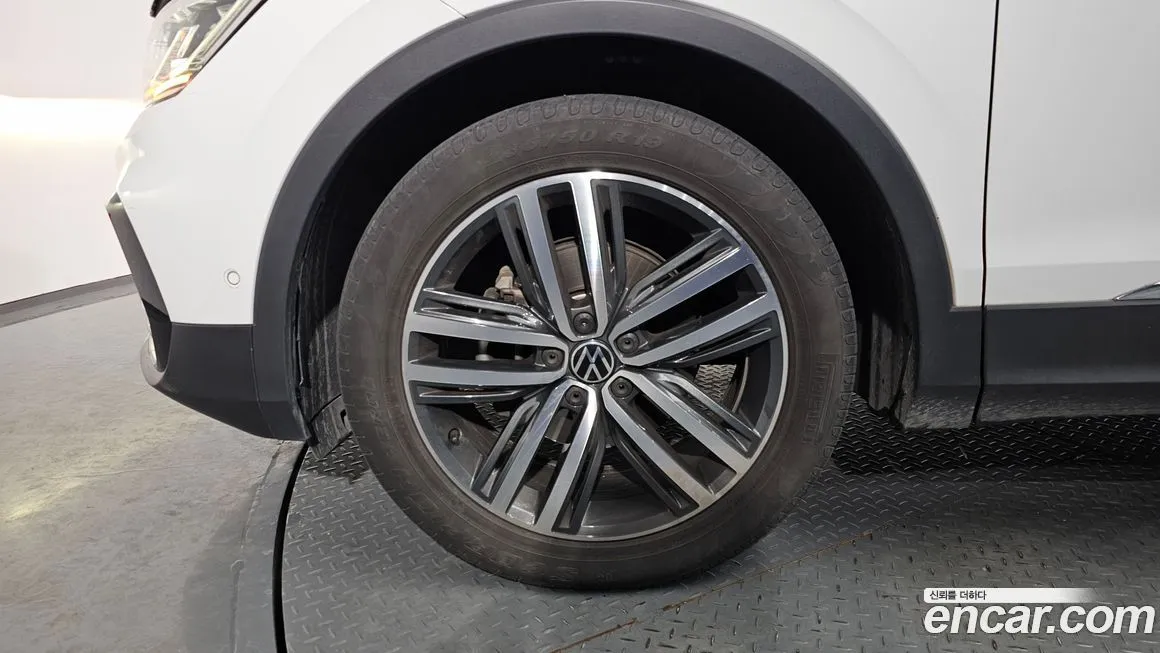 Volkswagen Tiguan — фото 5