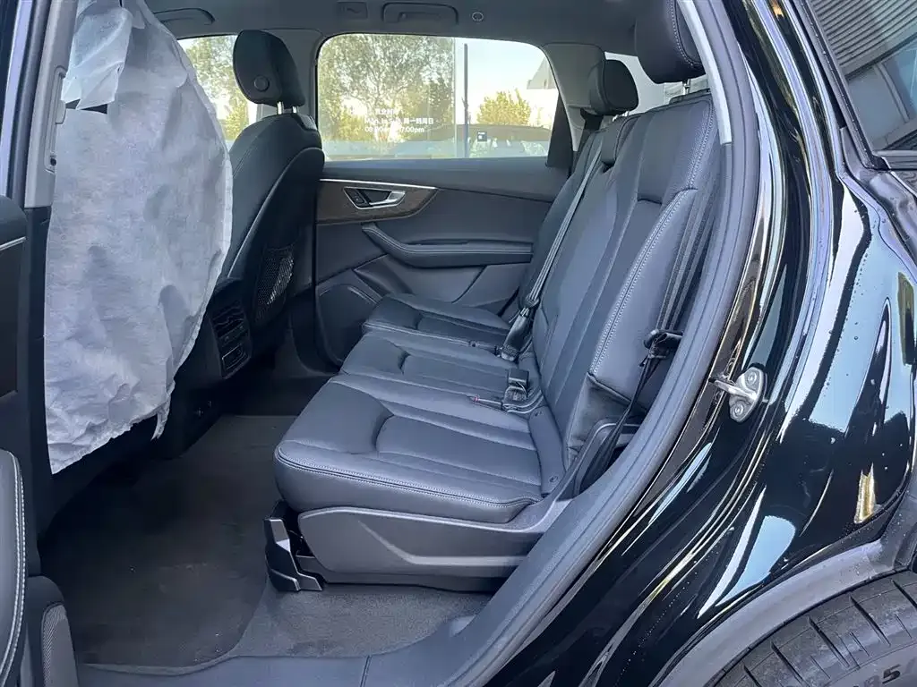Audi Q7 2025 из CN, фото 8