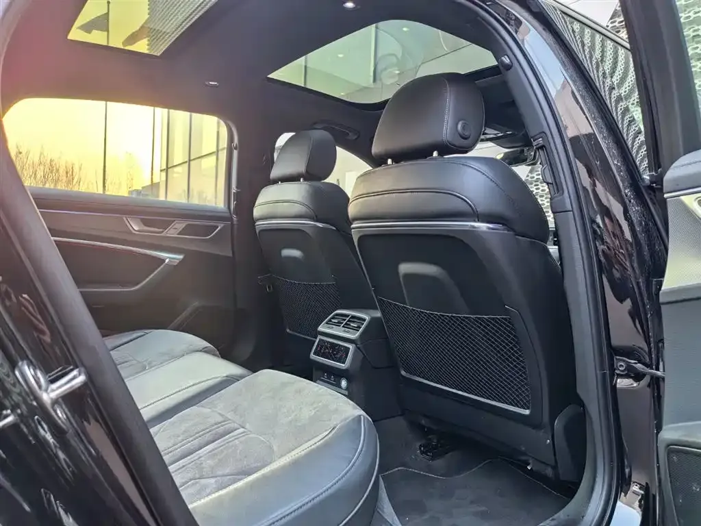 Audi A6L 2024 из CN, фото 6