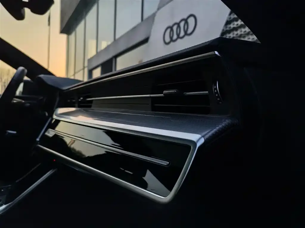 Audi A6L 2024 из CN, фото 8