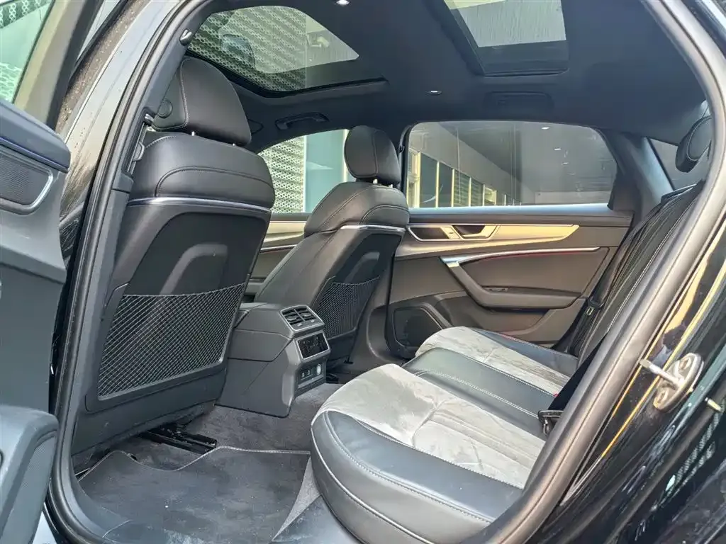 Audi A6L 2024 из CN, фото 9