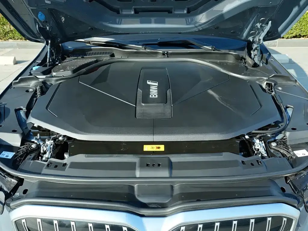 BMW i5 2025 из CN, фото 5