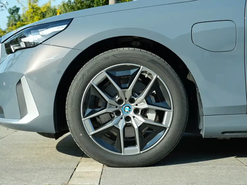 BMW i5 2025 из CN, фото 6