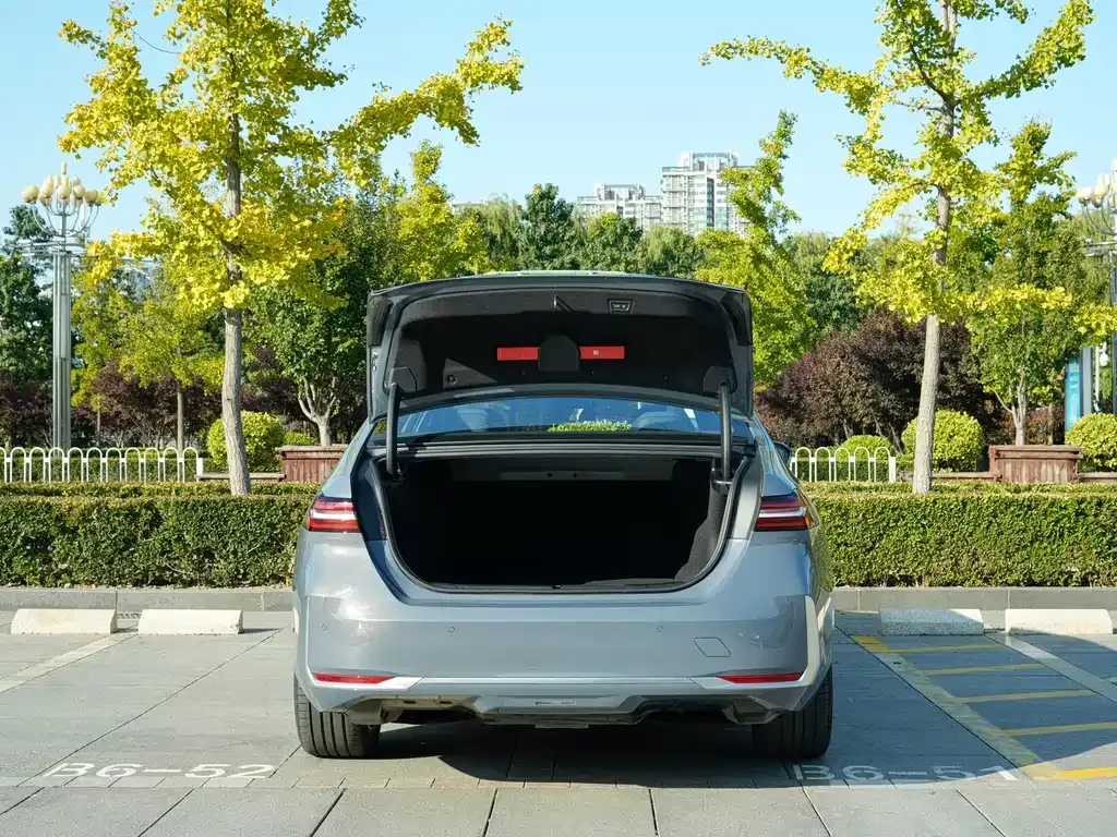 BMW i5 2025 из CN, фото 8