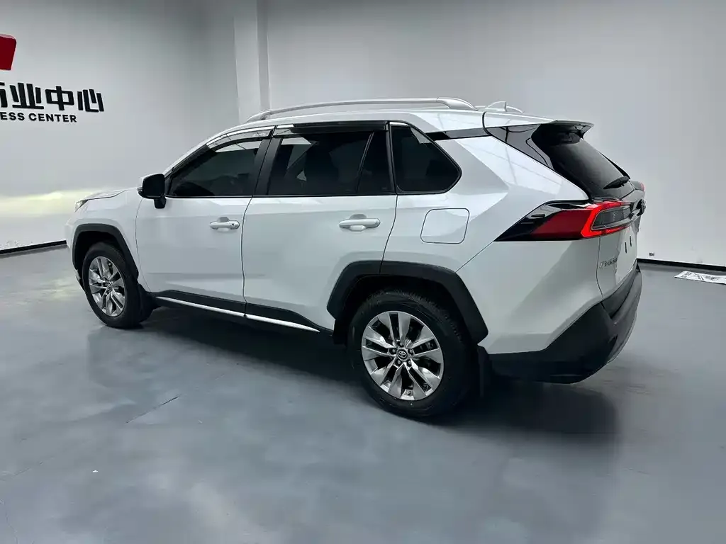 Toyota Wildlander 2022 из CN, фото 8