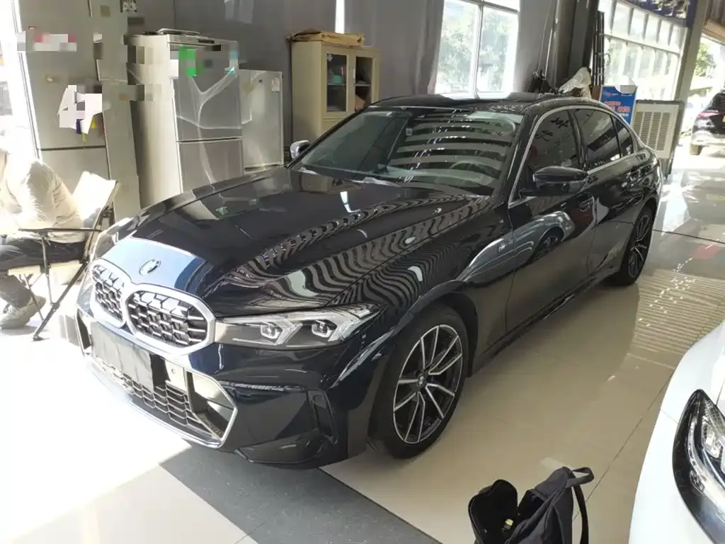 BMW 3 Series 2023 из CN, фото 2