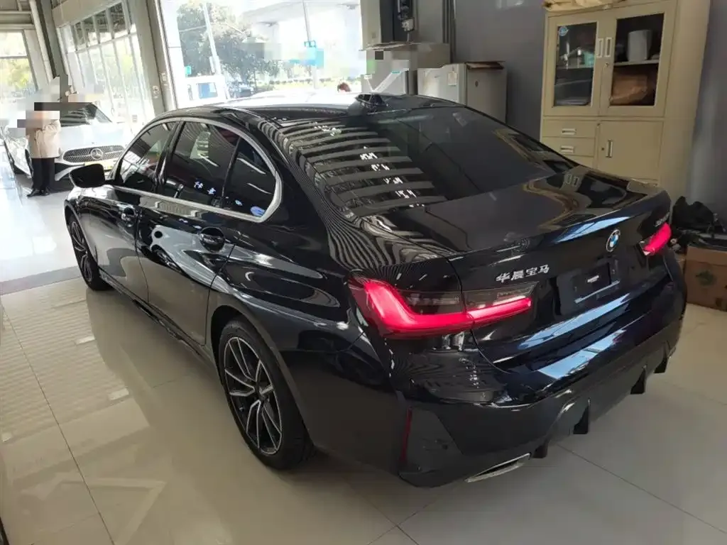 BMW 3 Series 2023 из CN, фото 5