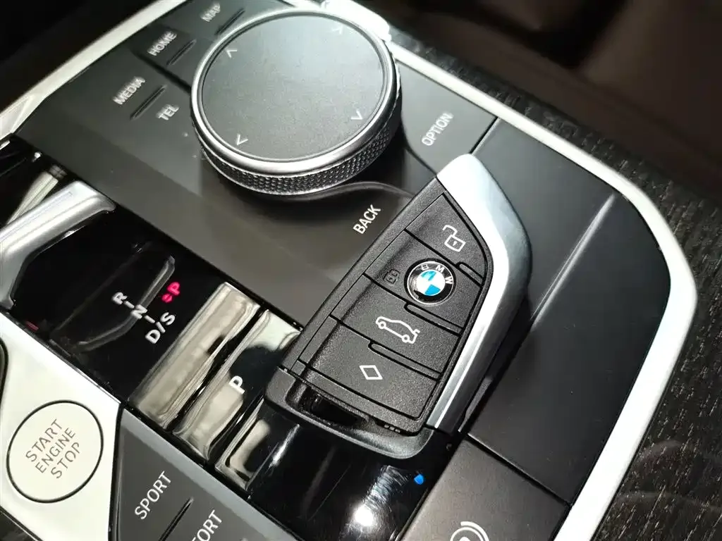BMW 3 Series 2023 из CN, фото 9