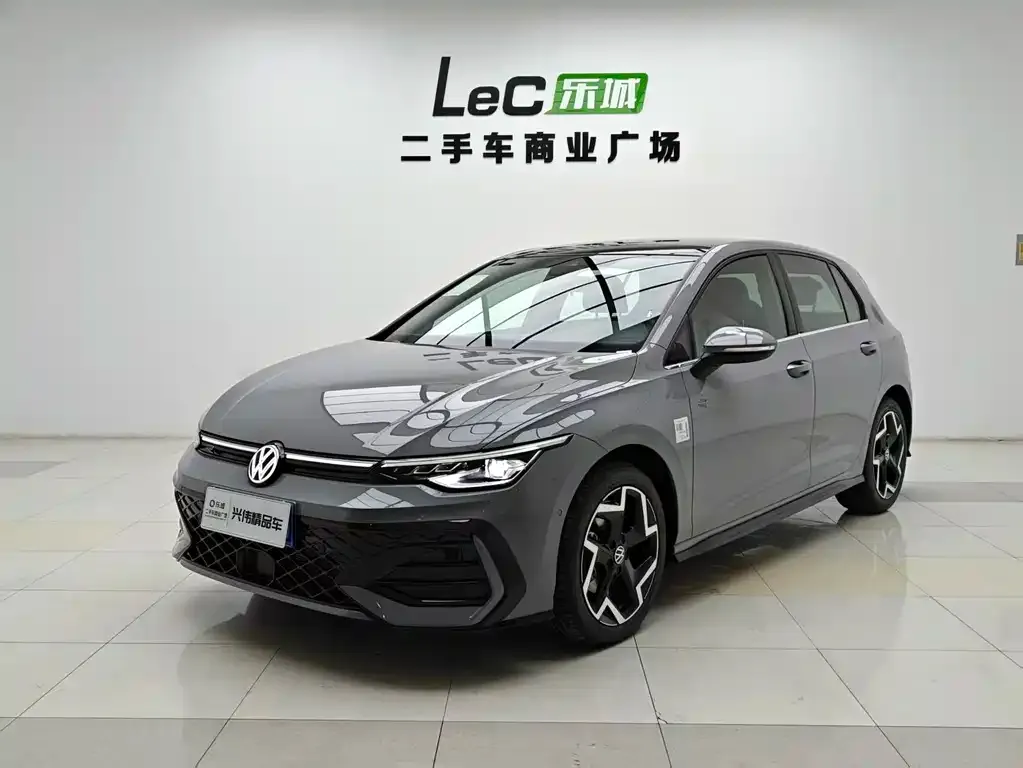 Volkswagen Golf 2025 из CN, фото 1