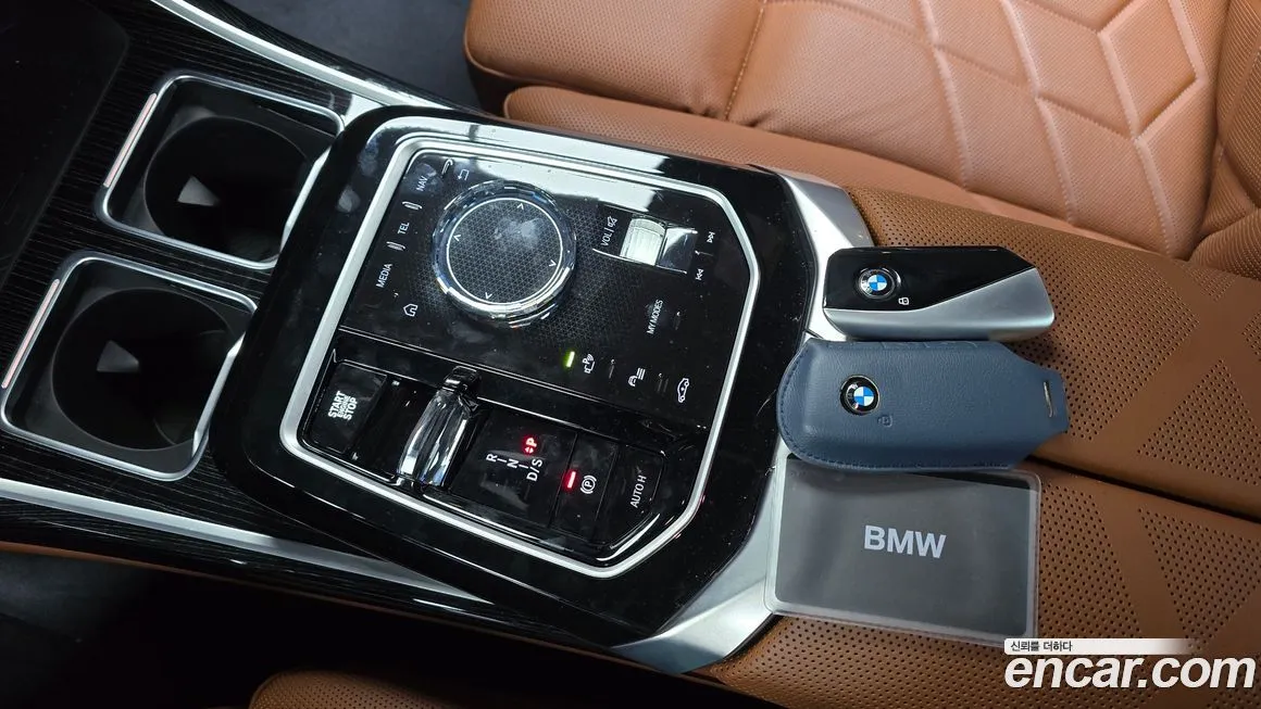 BMW 7-Series — фото 9