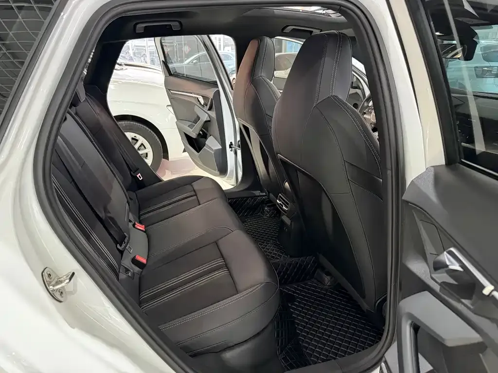Audi A3 2023 из CN, фото 10