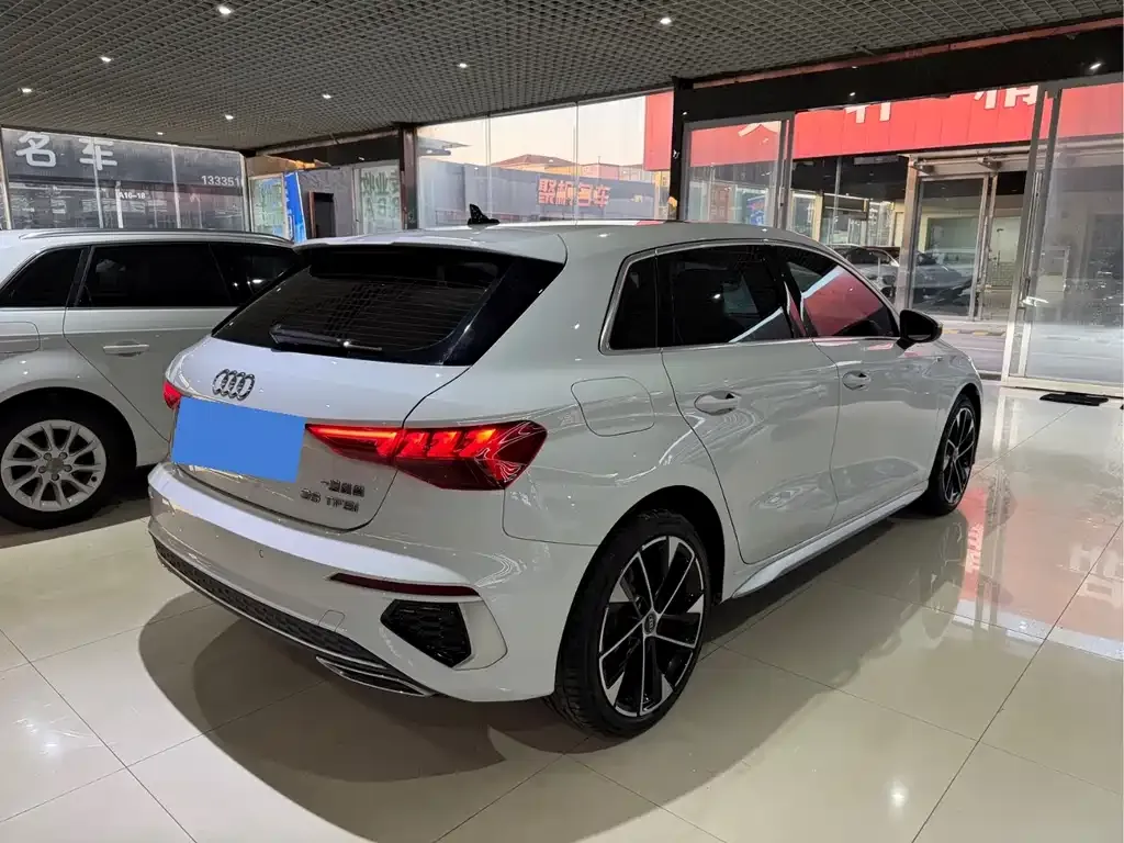 Audi A3 2023 из CN, фото 4