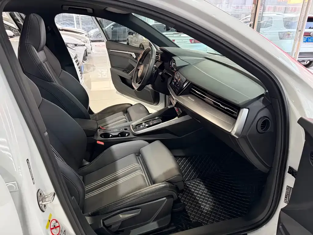 Audi A3 2023 из CN, фото 9