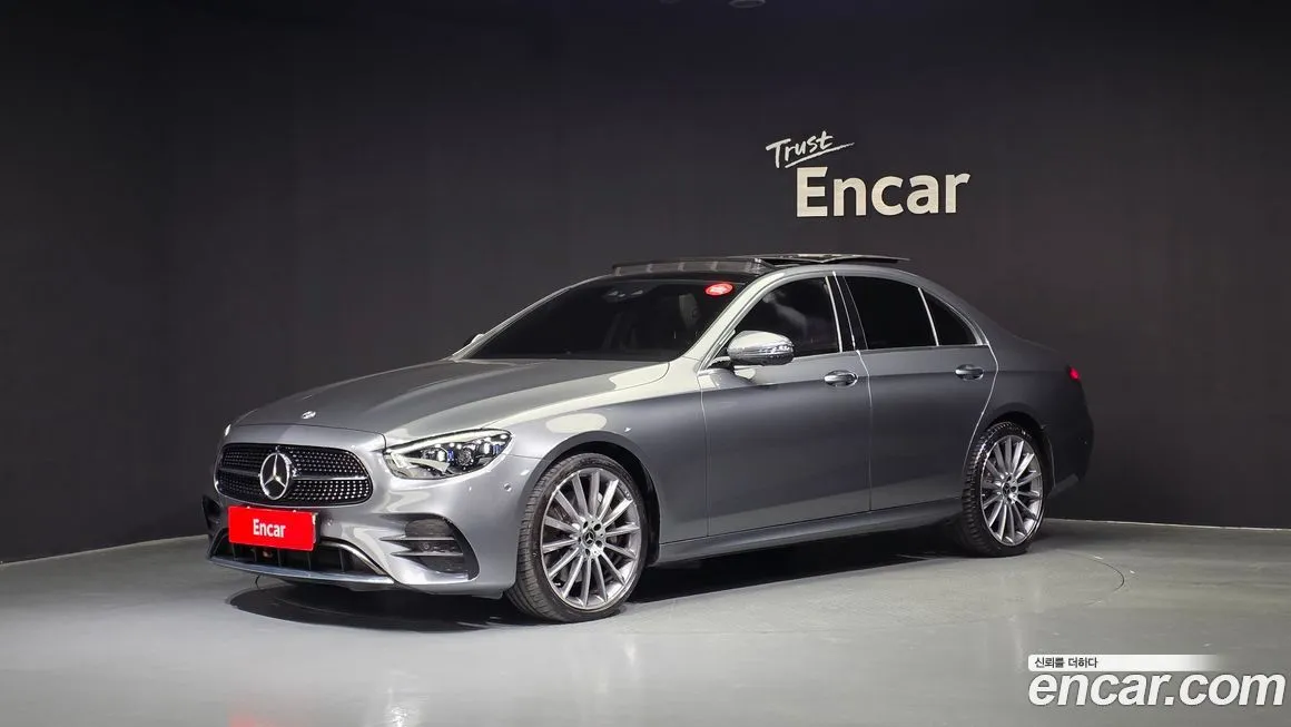 Mercedes-Benz E-Class — фото 1