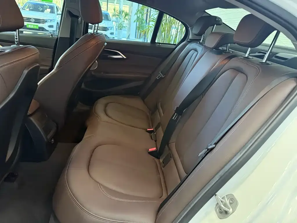 BMW 1 Series 2021 из CN, фото 10