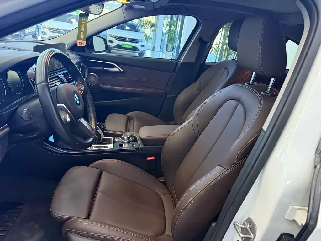 BMW 1 Series 2021 из CN, фото 9