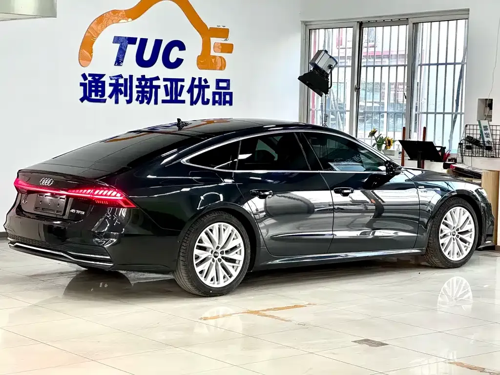 Audi A7 2021 из CN, фото 7