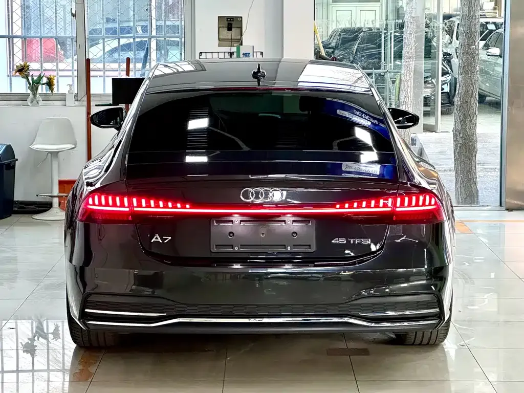 Audi A7 2021 из CN, фото 8