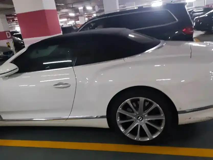 Bentley Continental 2021 из CN, фото 4