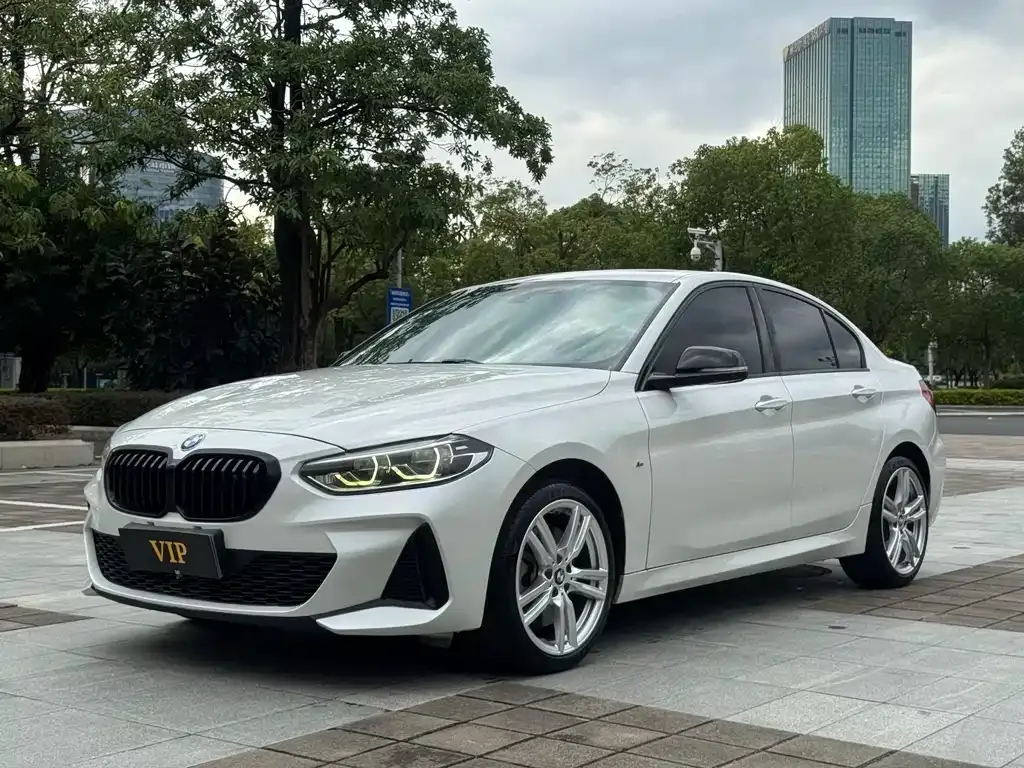 BMW 1 Series 2021 из CN, фото 1