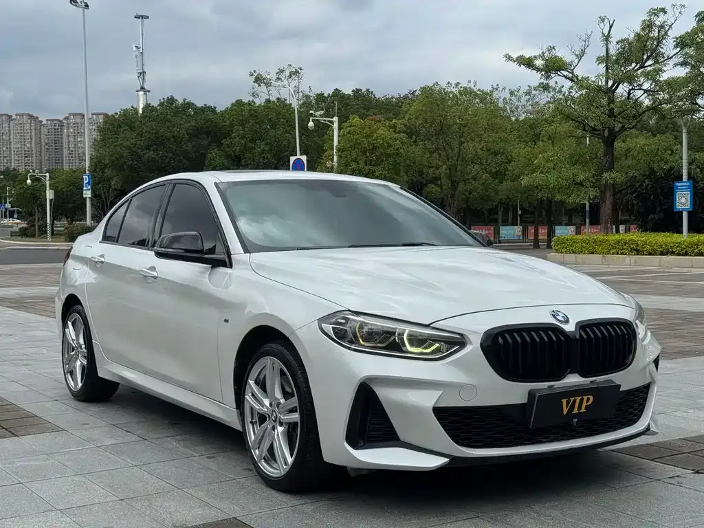 BMW 1 Series 2021 из CN, фото 3