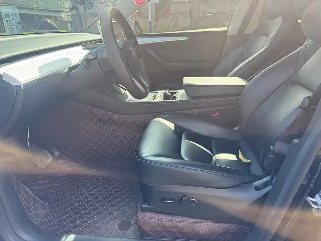 Tesla Model Y 2023 из CN, фото 7