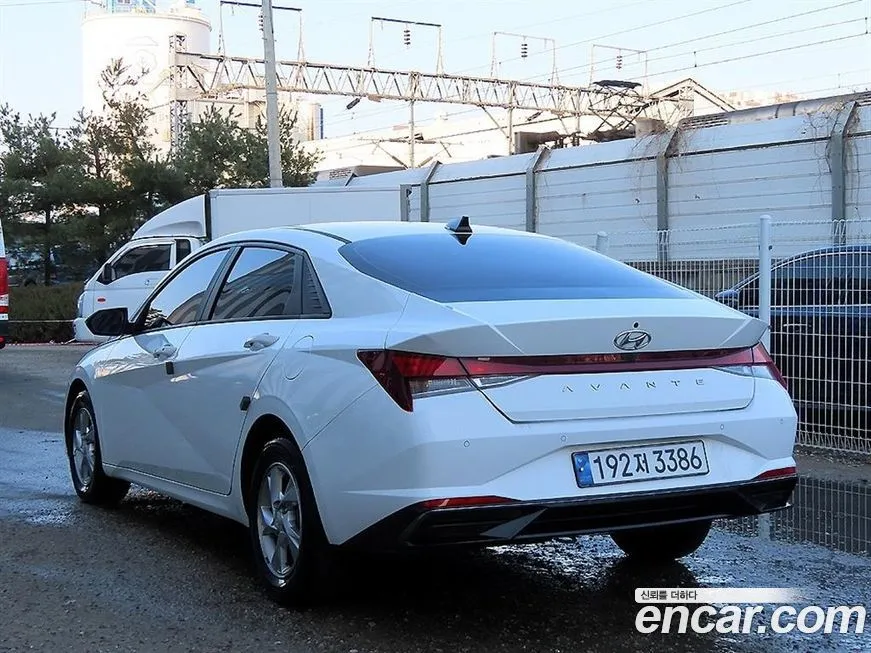 Hyundai AVANTE — фото 2