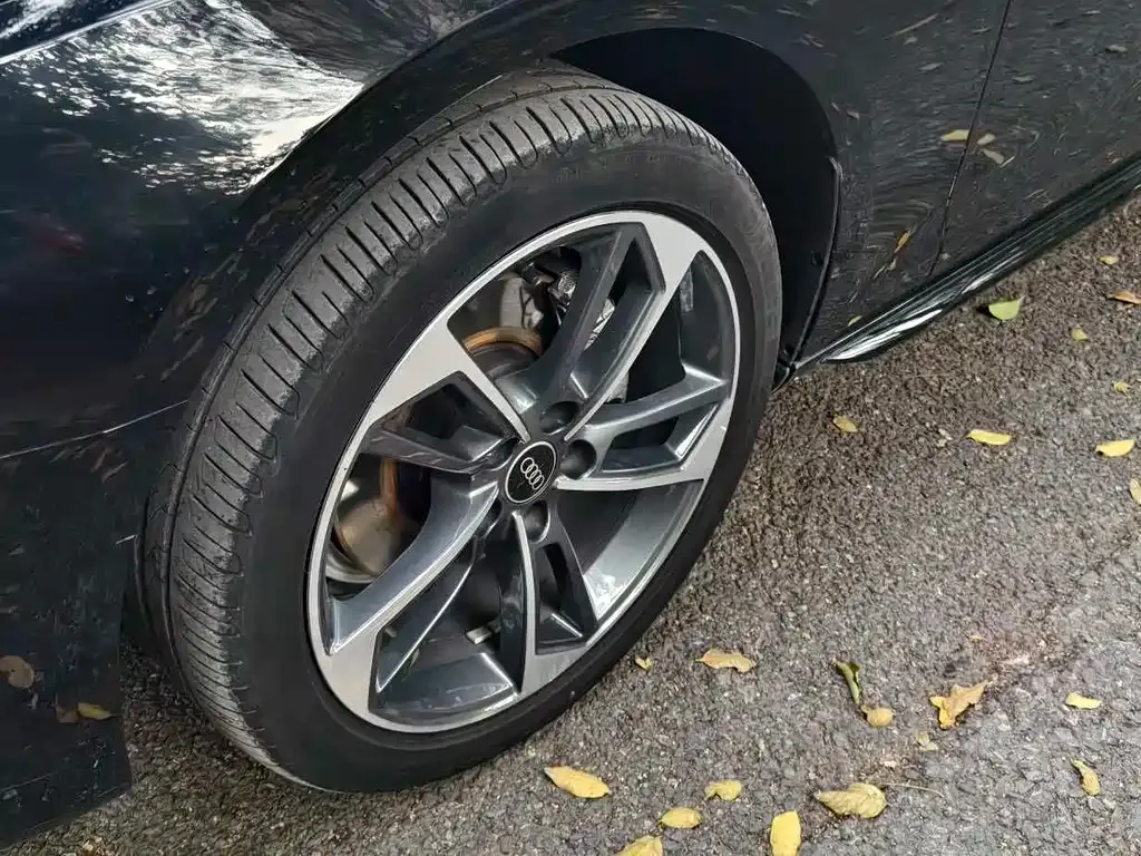 Audi A4L 2024 из CN, фото 9