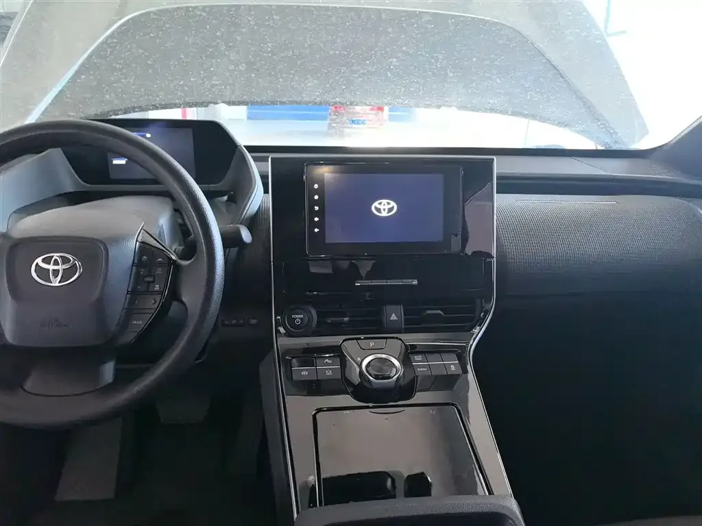 Toyota bZ4X 2022 из CN, фото 10