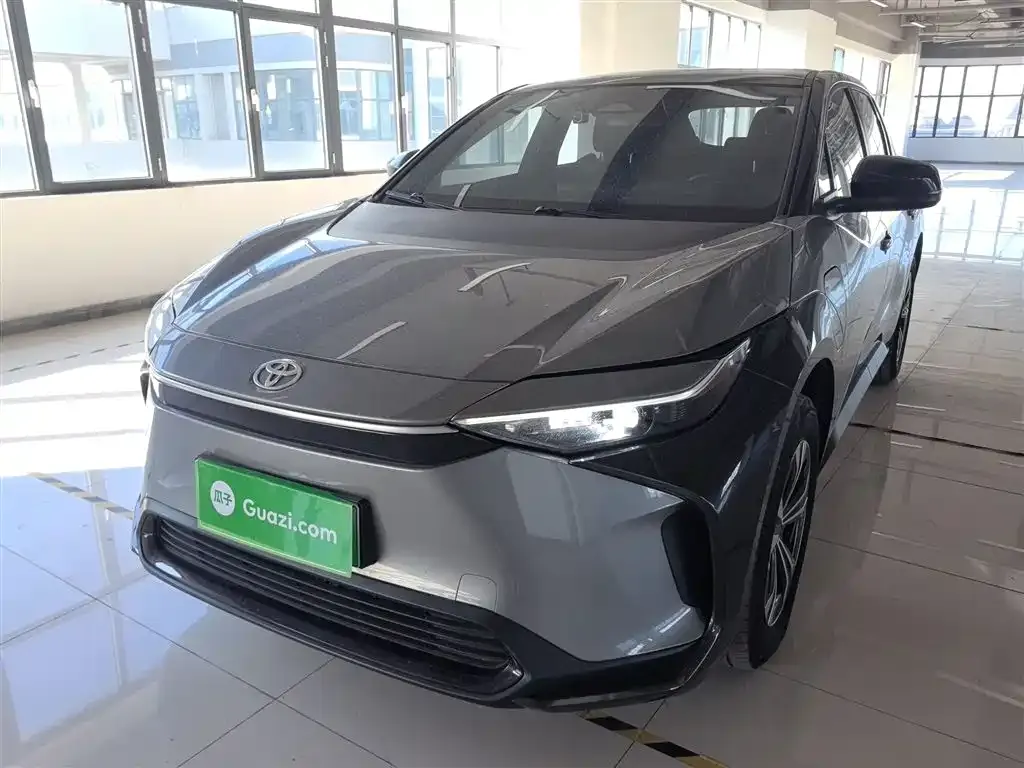 Toyota bZ4X 2022 из CN, фото 2