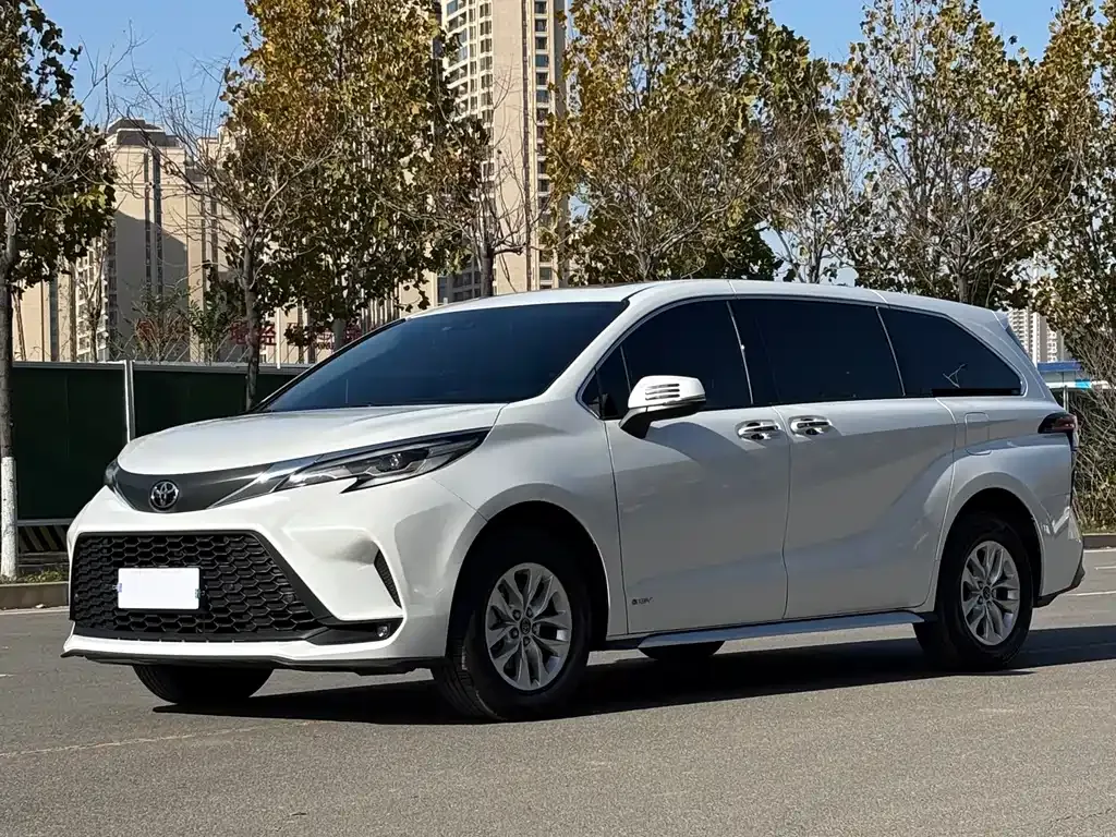 Toyota Granvia 2024 из CN, фото 1