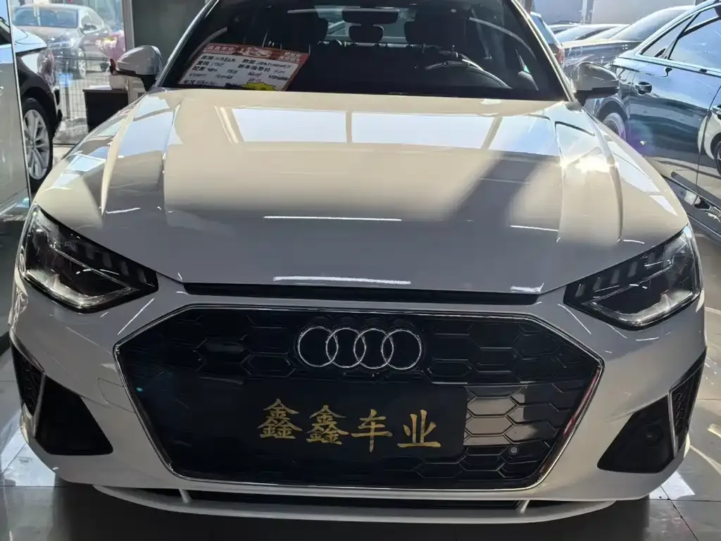 Audi A4L 2023 из CN, фото 2