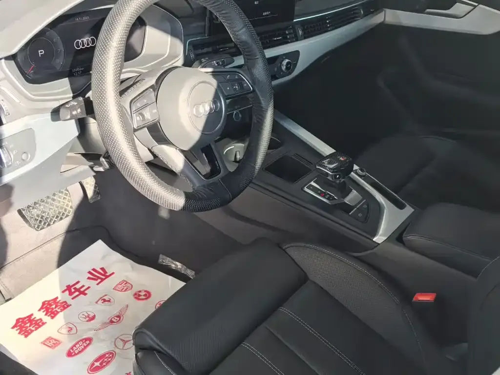 Audi A4L 2023 из CN, фото 3