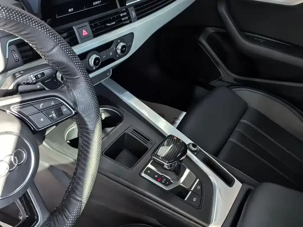 Audi A4L 2023 из CN, фото 4