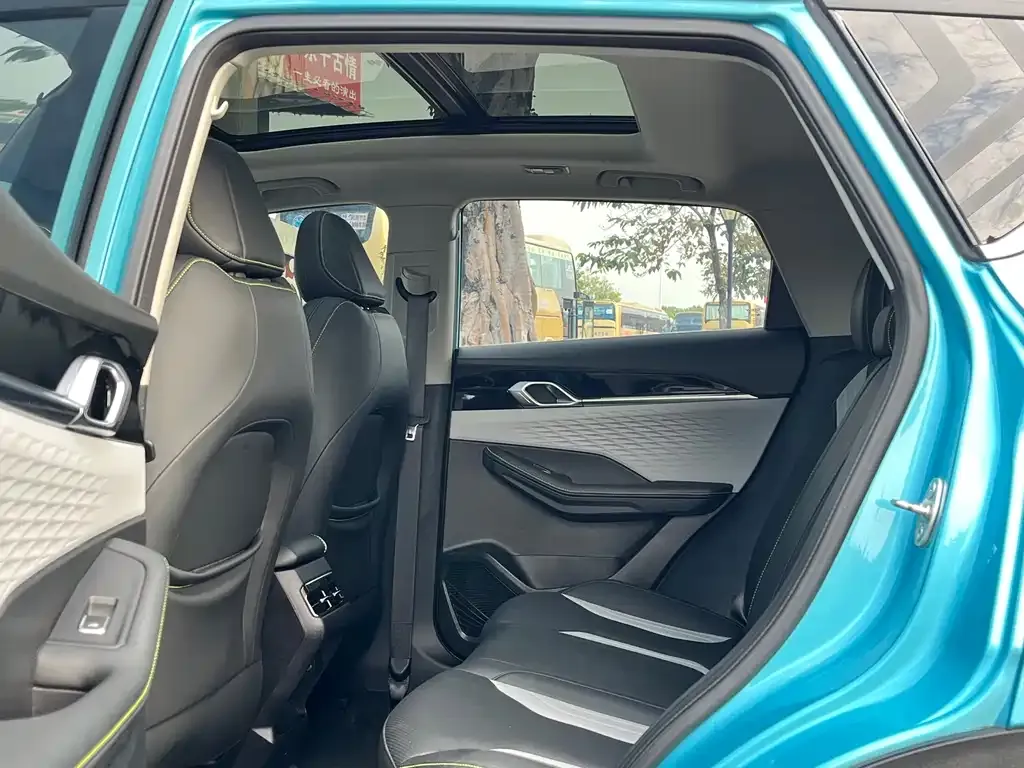Geely Binyue 2022 из CN, фото 6